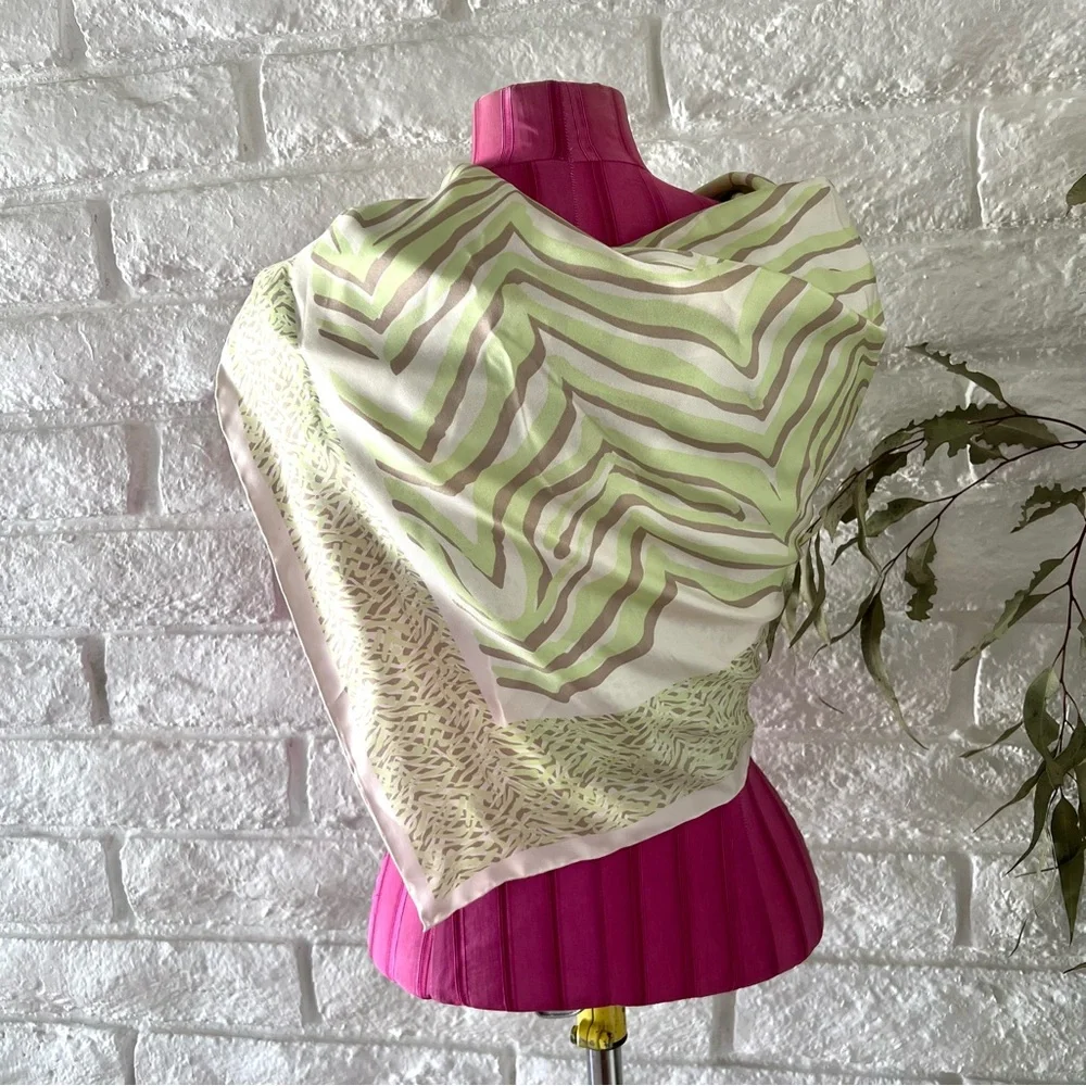 Lafayette 148 New York Green Cream Scarf